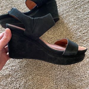 Gentle Souls Comfortable heeled sandals